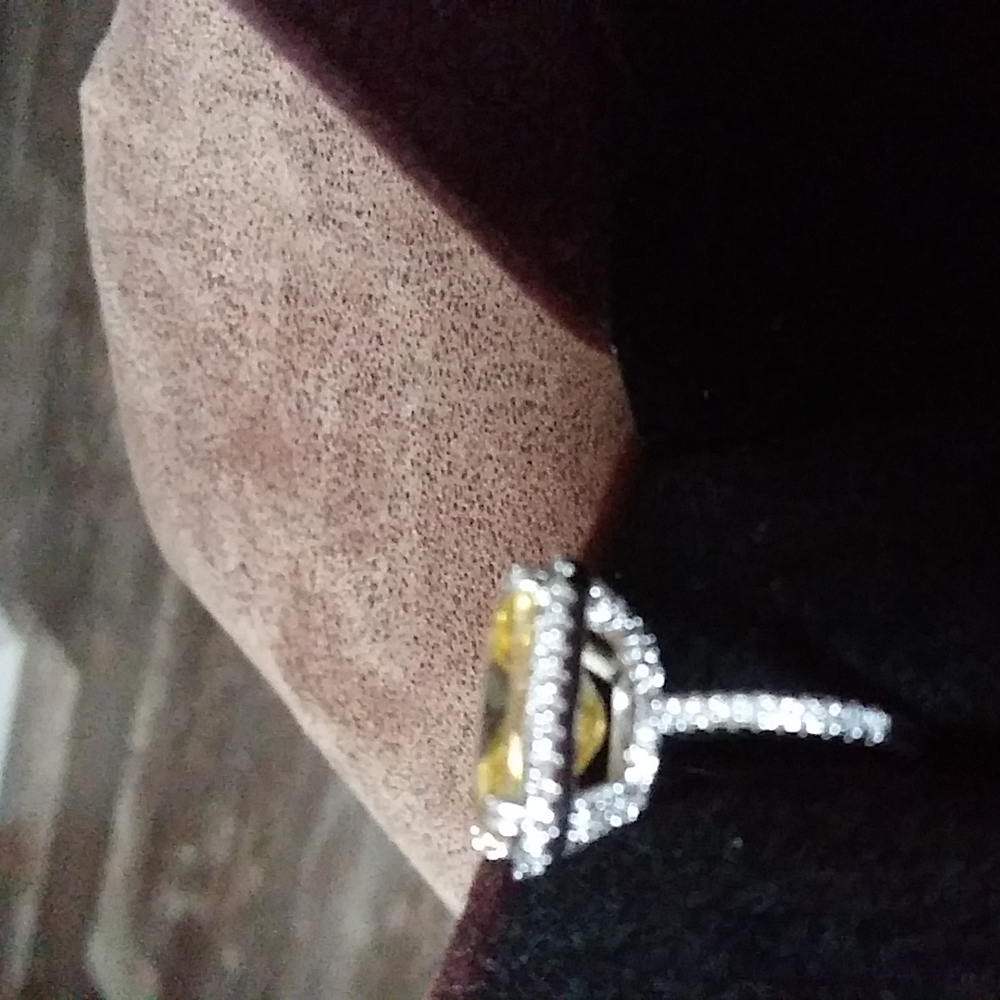 Ring - Picture 3 of 3